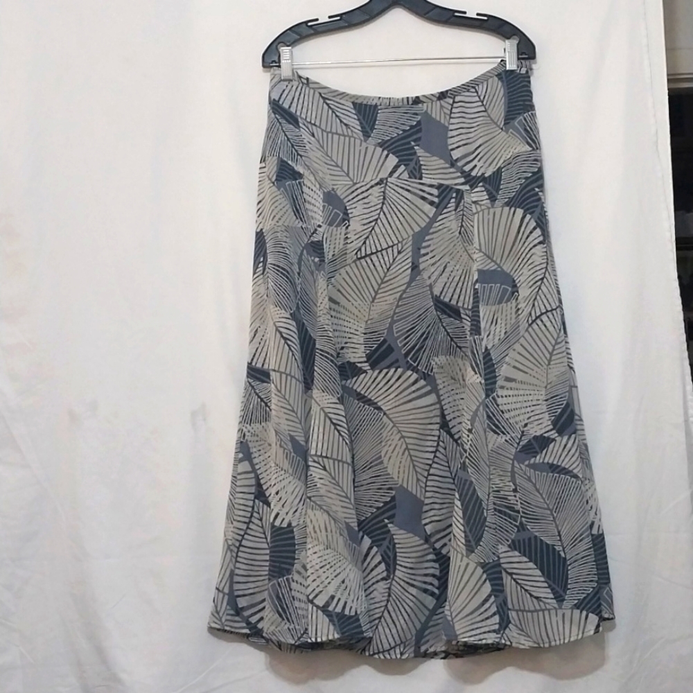 Jones Wear FLARE Skirt
